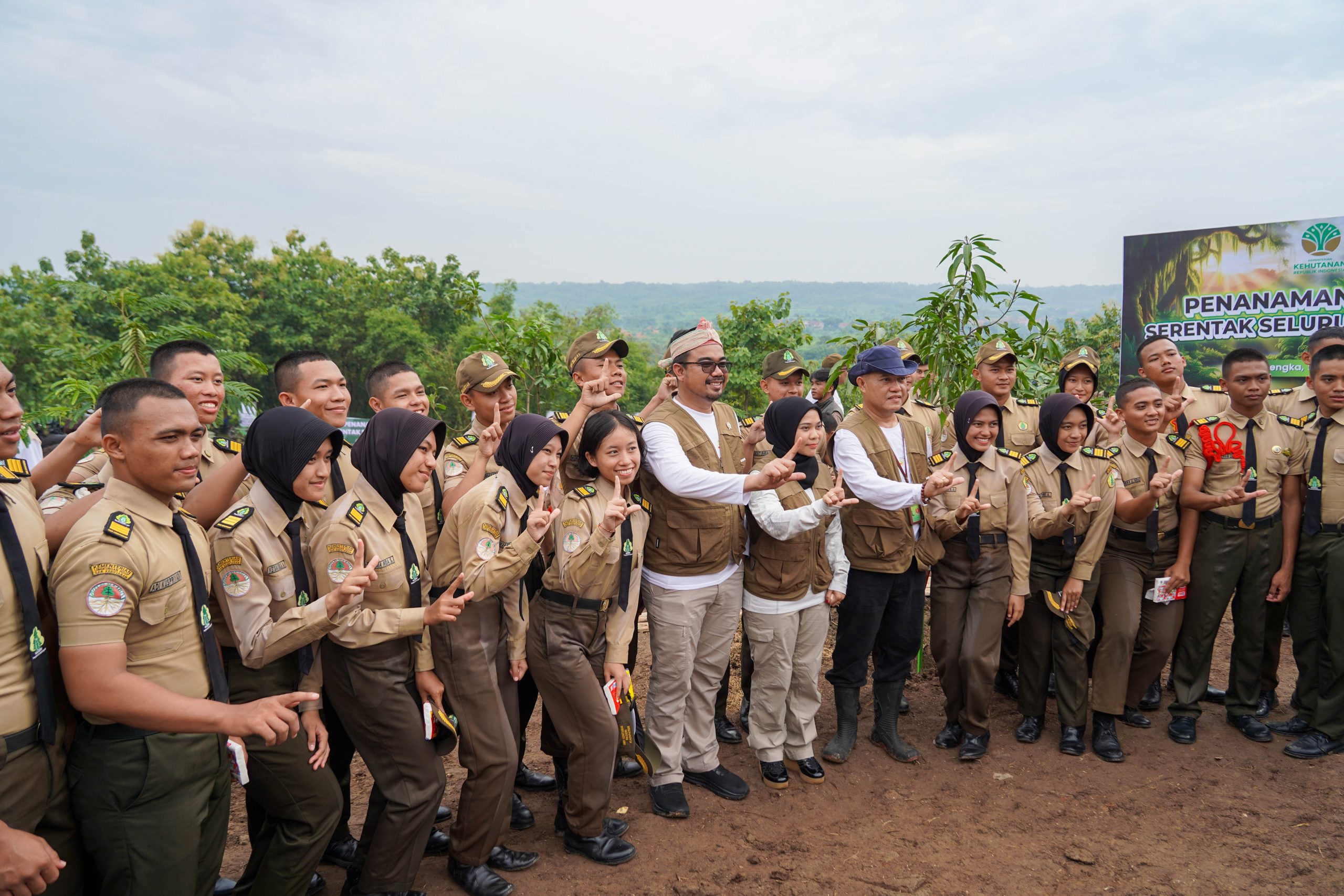 Penanaman Pohon Serentak di Majalengka: Upaya Mendukung Keberlanjutan Lingkungan Penanaman Pohon Serentak di Majalengka: Upaya Mendukung Keberlanjutan Lingkungan