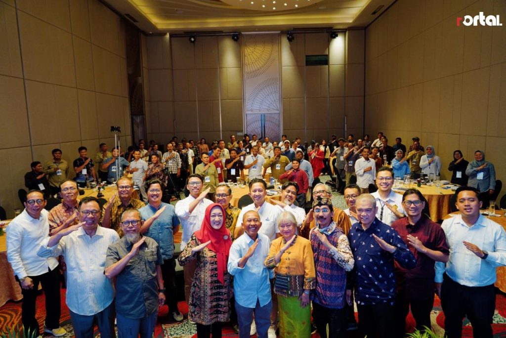 •Pelatihan Jurnalistik & Uji Kompetensi Wartawan• Langkah Menuju Jurnalisme Berintegritas 🧠📈 •Pelatihan Jurnalistik & Uji Kompetensi Wartawan• Langkah Menuju Jurnalisme Berintegritas 🧠📈